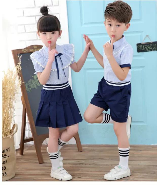 Quần áo trẻ em mẫu giáo quần áo hiệu suất quần áo đồng phục tiểu học và trung học phù hợp với áo mùa hè thiết lập hiệu suất quần áo tùy chỉnh đồng phục trẻ em cao cấp