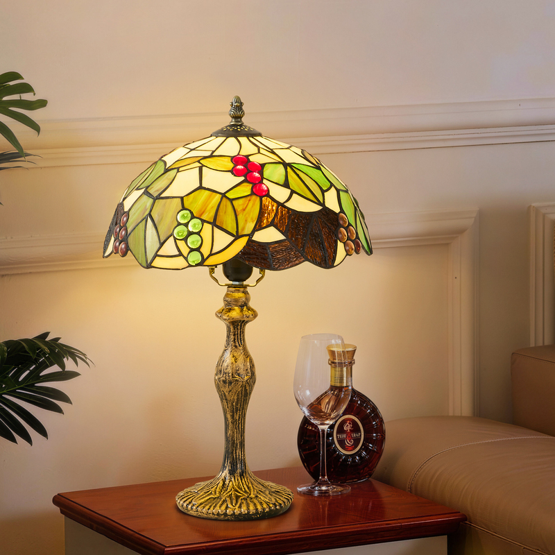 Tiffany-Style Stained Glass Table Lamp Designer Creative Art Warm and Romantic Bedroom Bedside Lamp