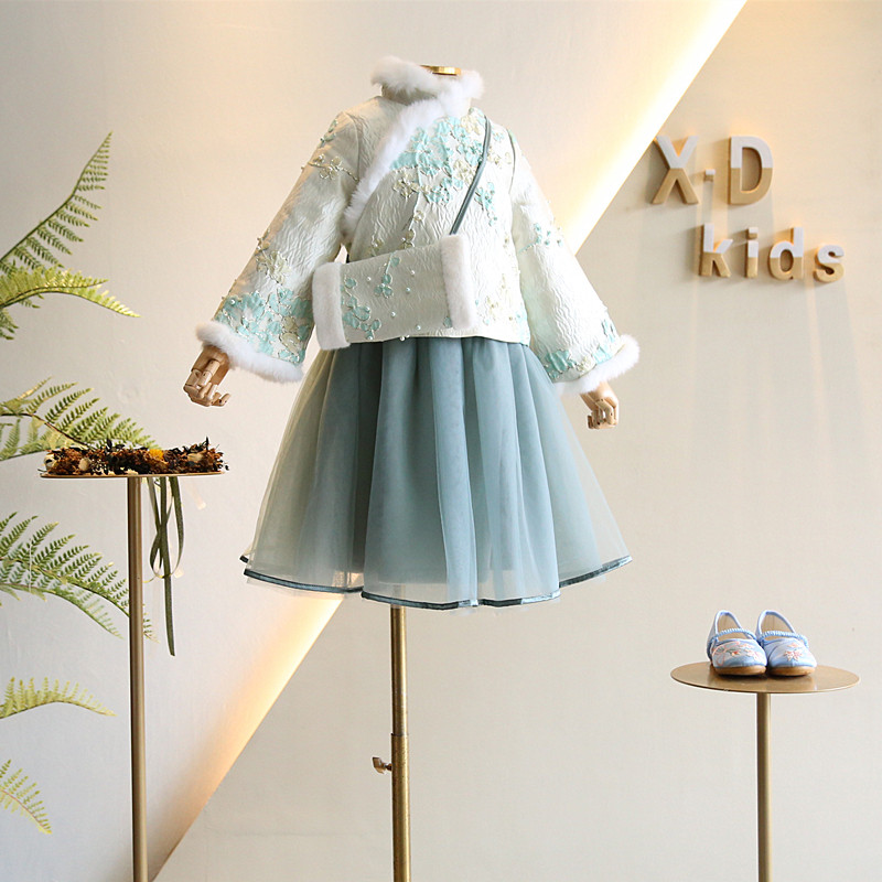 Non-refundable and non-replaceable children's clothing 2020 winter girls' ancient style three-dimensional real rabbit fur stand-up collar top mesh skirt Hanfu suit