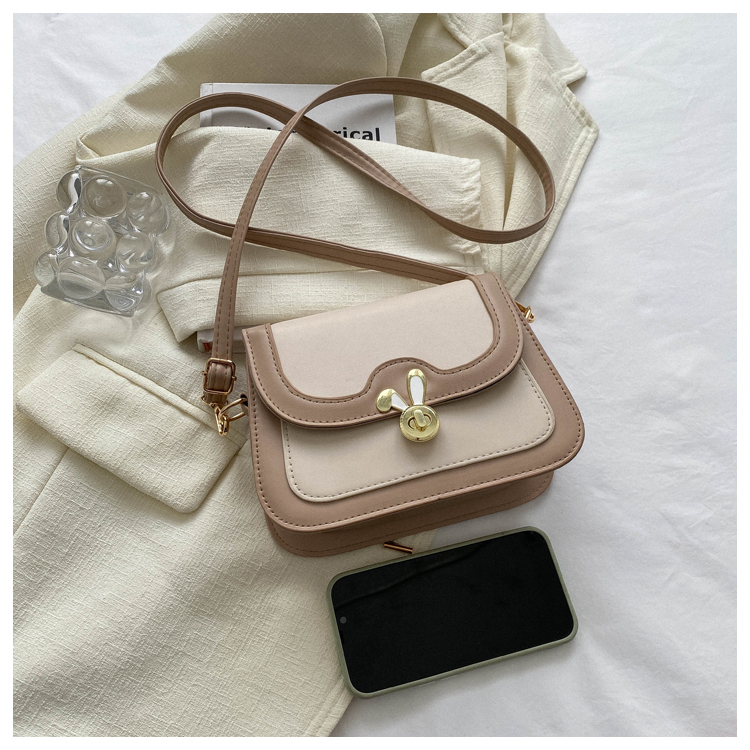 Hochwertige strukturierte kleine Tasche für Damen Sommer 2023 neue Nischen-Umhängetasche mit einer Schulter modische Damen beliebte kleine quadratische Tasche_voghion.com