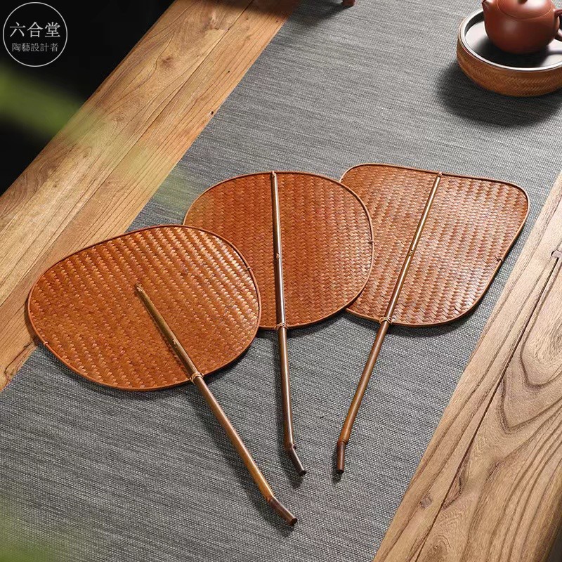 Middle country wind handmade bamboo woven large lacquer fan Chinese style retro home summer Ncool bushel fan group Banner fan waist fan