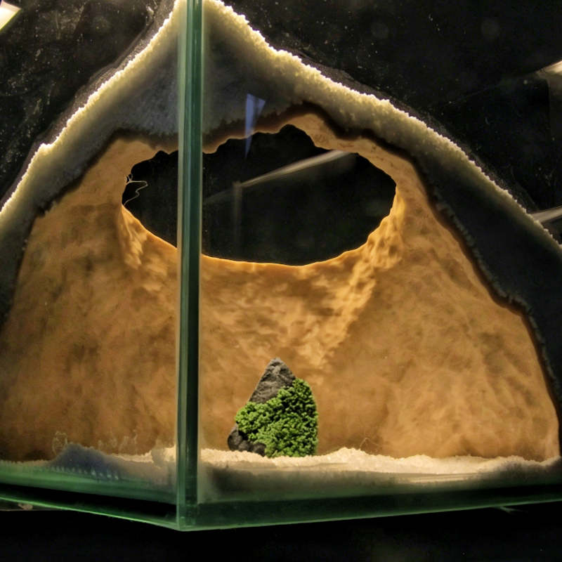 Corner Cave-Like Artificial Rock Decoration for Aquariums, Small Fish, Shrimp, Turtles, Reptiles, Amphibians Breeding Terrain