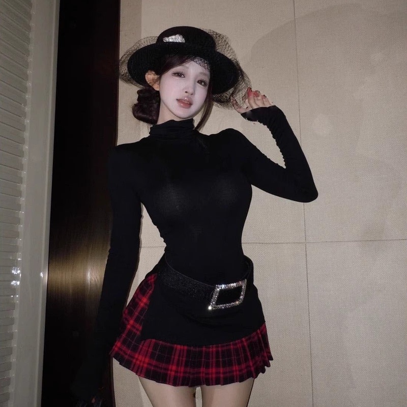 Black Slim-Fit Turtleneck Base T-Shirt and Skirt Two-Piece Set for Women, Autumn and Winter 2026, Super Popular and Very Stylish Korean-Style Outfit
