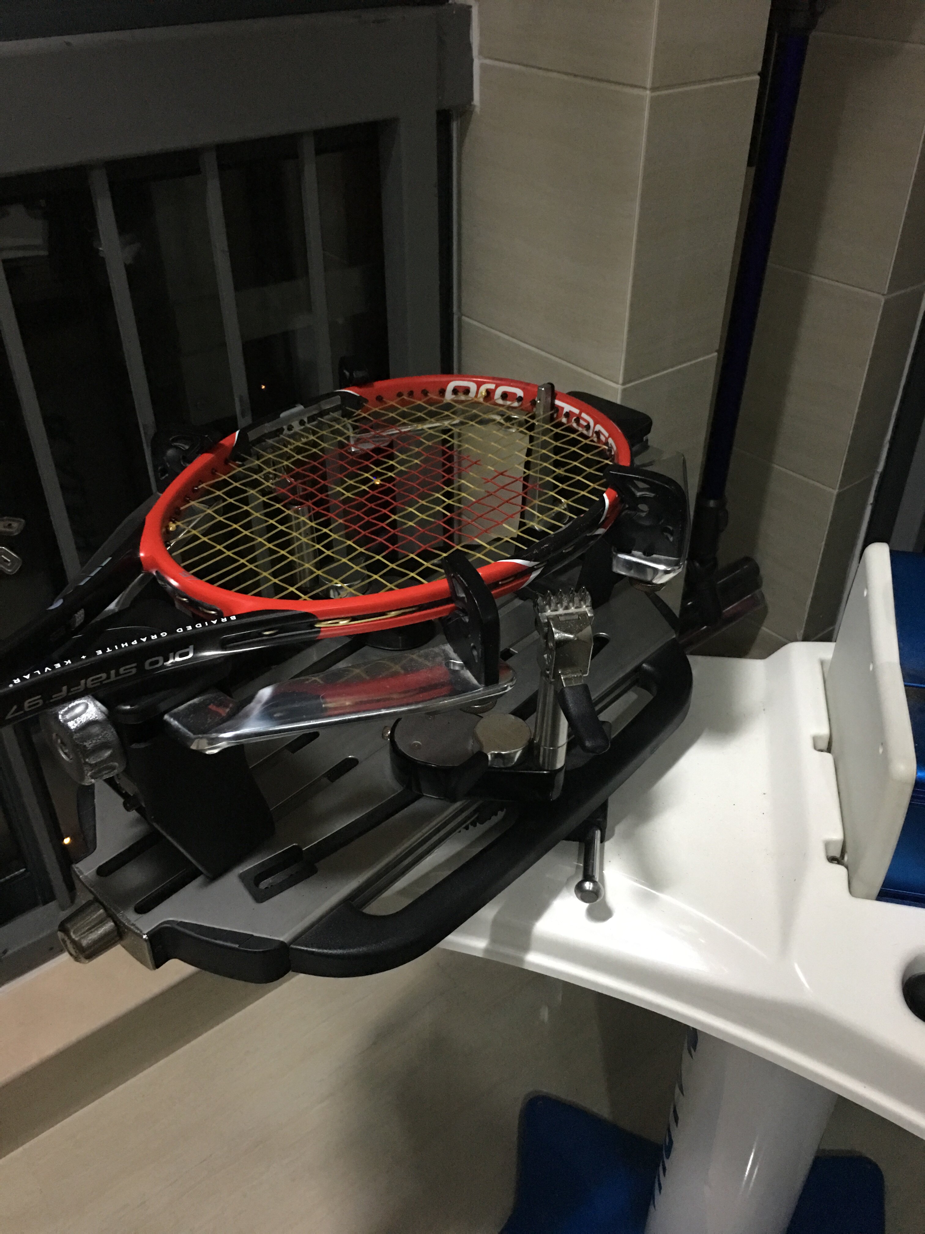 Shanghai Pudong Tennis stringing service