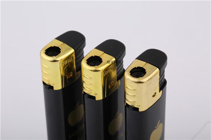 Bật lửa quảng cáo một lần tùy chỉnh logo màu đen với nhẹ bơm hơi bằng nhựa điện tử nhẹ hơn bán buôn - Bật lửa quẹt bic