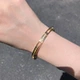 Hipster Hàn Quốc được thiết kế bằng kim cương rỗng Chữ số La Mã bằng thép titan Vàng hồng 18K không phai không phai màu vòng tay phụ nữ vòng tay vàng nam Vòng đeo tay Cuff
