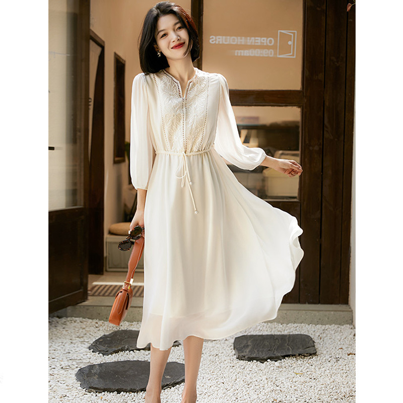 Italian Clearance Sale, Heavy Embroidery V-Neck Dress for Women, Ultra-Fairy, Lightweight, Flowing, Mulberry Silk, Over-The-Knee Long Dress