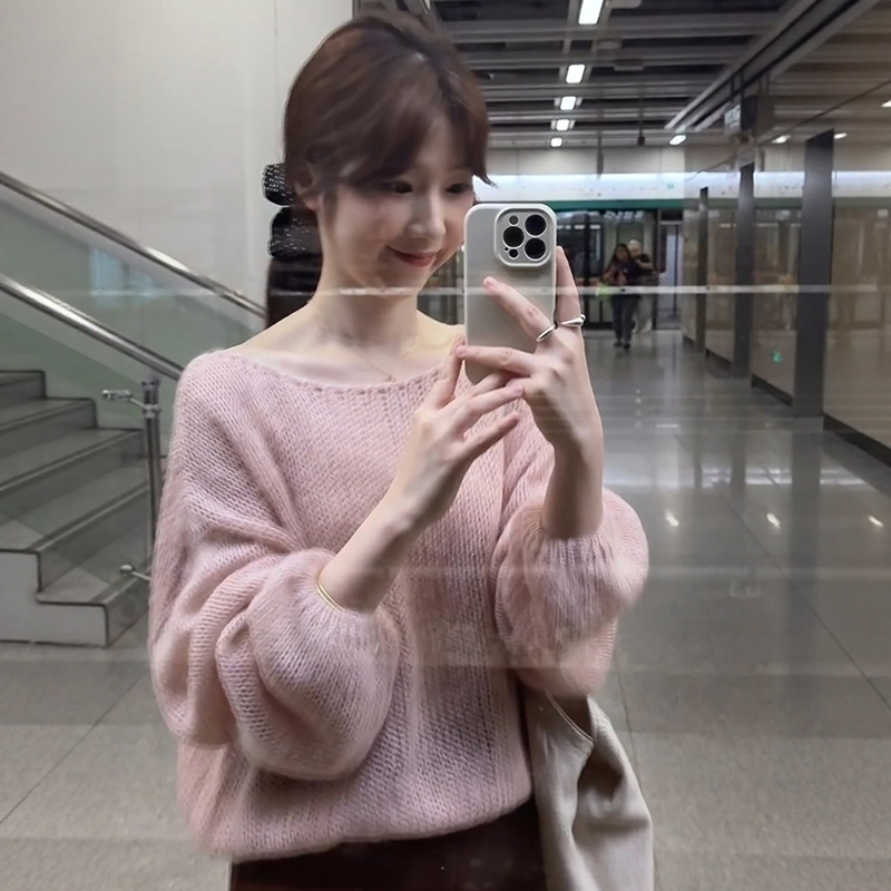 Dopamine Age-Reducing Pink Mohair Lantern Sleeve Sweater for Women, Autumn High-End Lazy Style Knitted Blouse Top Dopamine Age-Reducing Pink Mohair Lantern Sleeve Sweater for Women, Autumn High-End Lazy Style Knitted Blouse Top