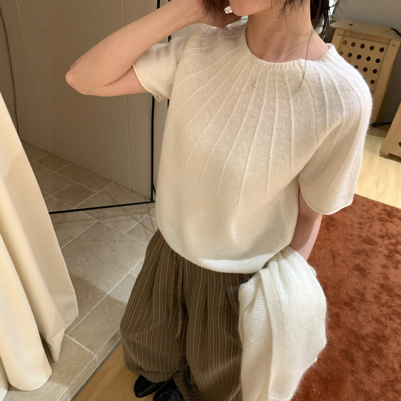 Old Money Style, Elegant and High-End Short-Sleeved Sweater for Women, Early Autumn Thin Style, Atmospheric, Loose and Slimming Knit T-Shirt Top