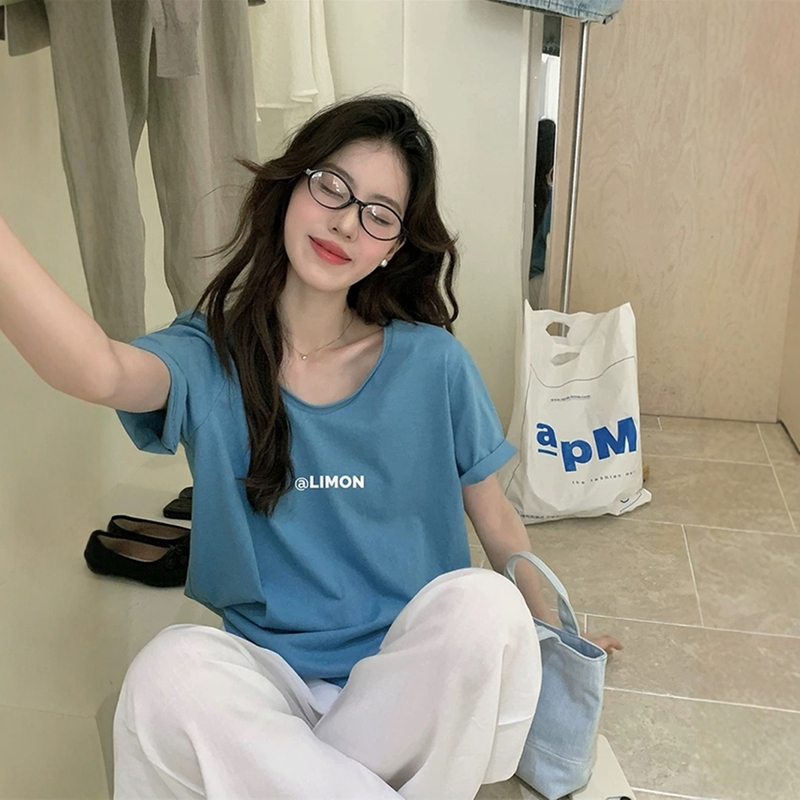 Very Pretty Blue Loose Casual U-Neck Short-Sleeve T-Shirt for Women, Summer Thin Style, Lazy and Relaxed Paper-Thin Top