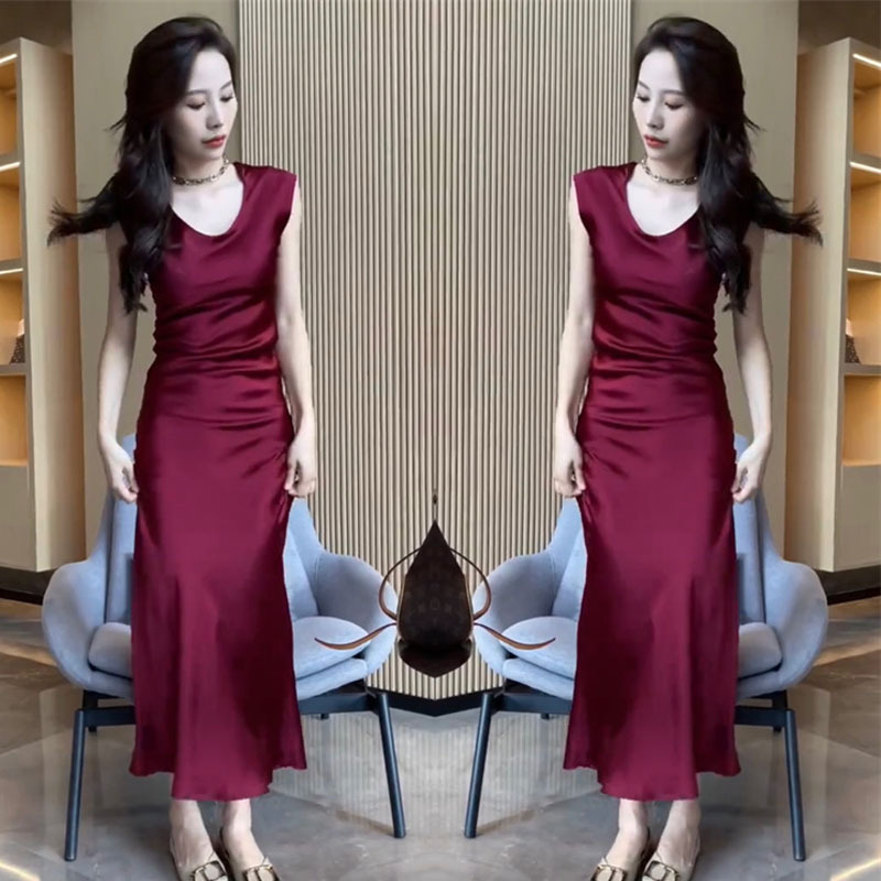Tiktok Trending Petite Fashion Dress for Women 2023 Summer New High-End Acetate Satin Drape Slimming Dress