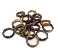 Желтая кофе -цветная труба