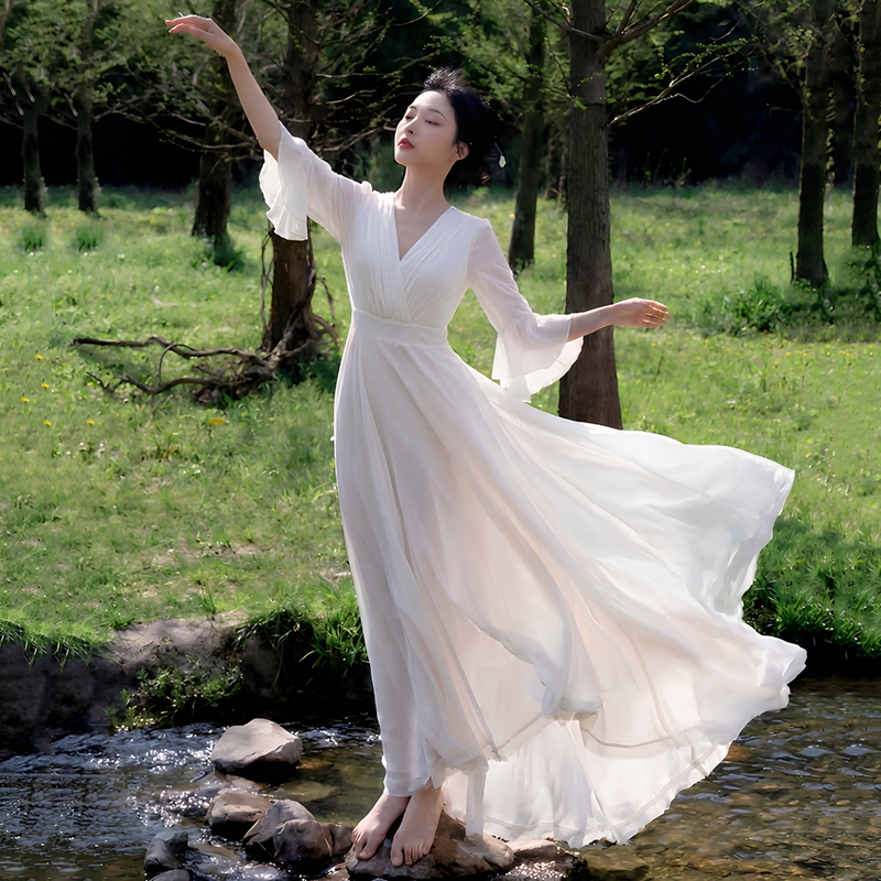 2026 New Beach Dress Spring and Summer Super Fairy-Like White Long Dress Waist-Cinching Slimming Bali-Style Seaside Dress