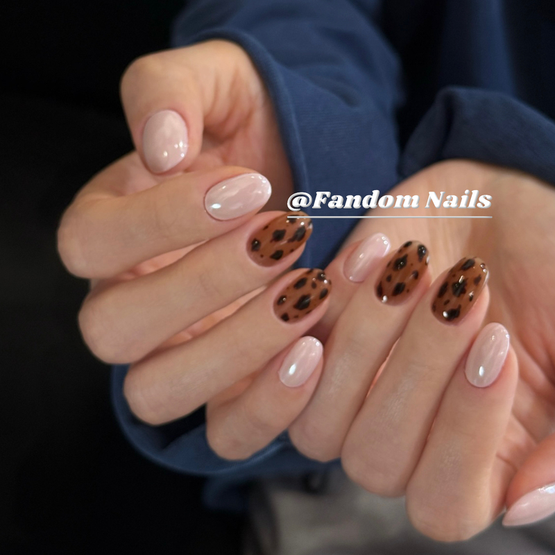 Fandom Nails Pure Handmade Wearable Nails with Leopard Print for Women, Super Whitening Nail Art Products for Autumn and Winter