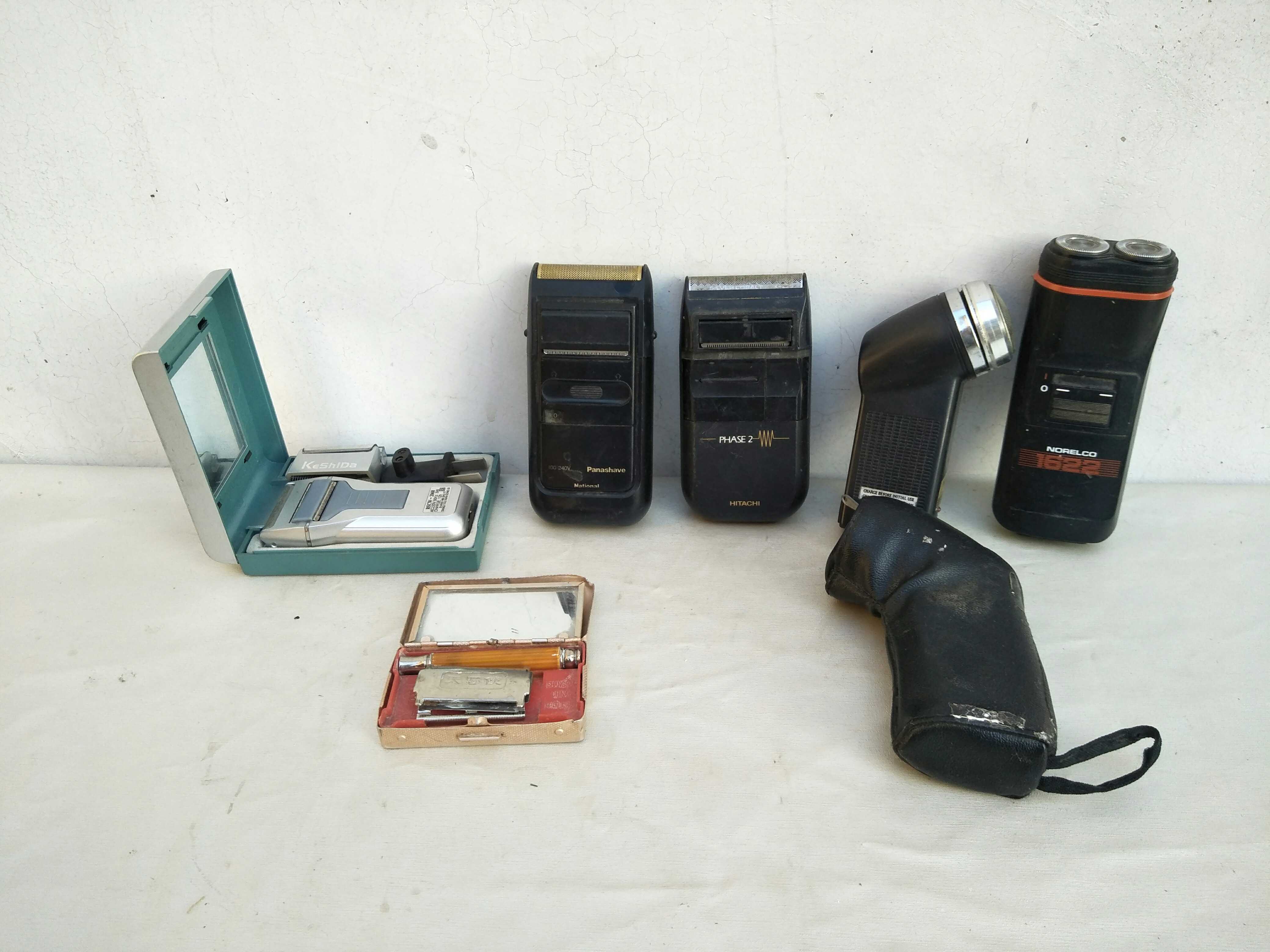 Old nostalgic old objects old shaved hob shaving electric knife scraped Hu knife swinging pieces props