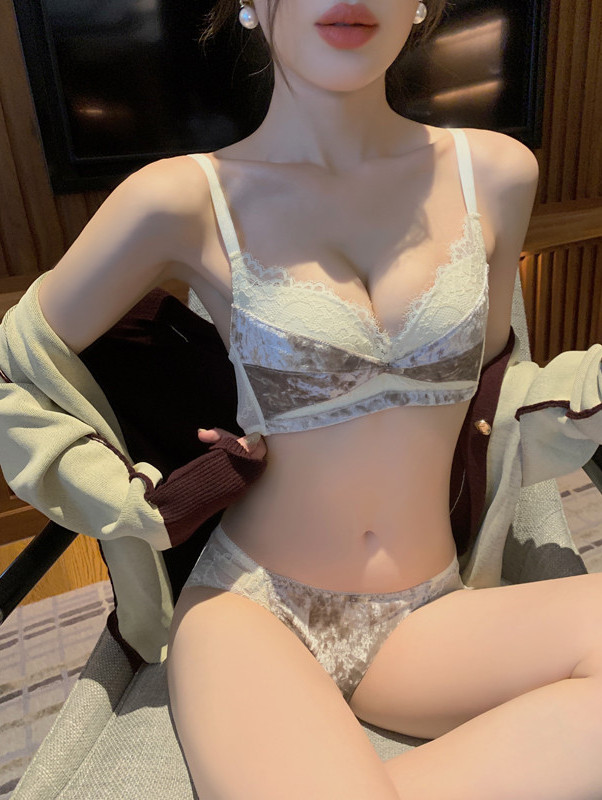 Japanese style velvet underwear women's autumn and winter small breast push-up thickened brassiere non-steel adjustable anti-sag underwear set