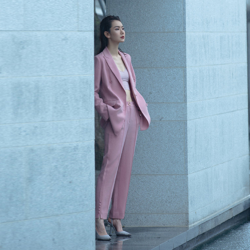 Fashion Qi Wei with the same professional coat double-breasted pink suit temperament slim cigarette tube pants two-piece set of women