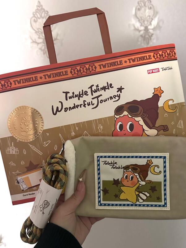 【Authentic in Stock】Bubble Mart Star Man Wonderful Journey Series Passport Holder Merchandise