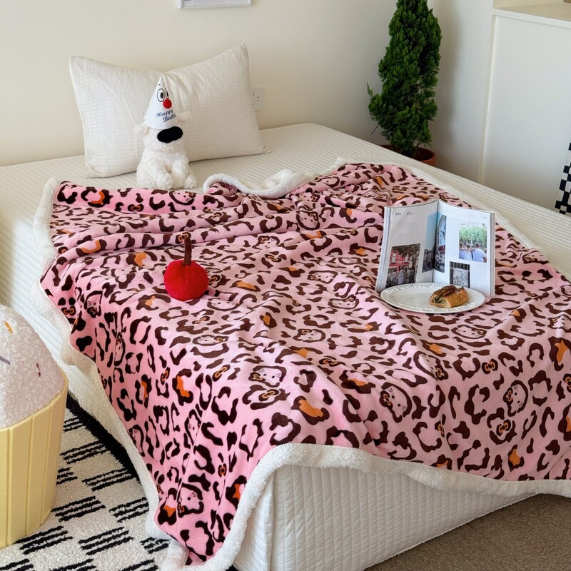Chic Leopard Print | High-Quality Leopard Print Milk Velvet Blanket for Winter Warmth, Home Use, Bedroom, Air Conditioning, and Sleeping