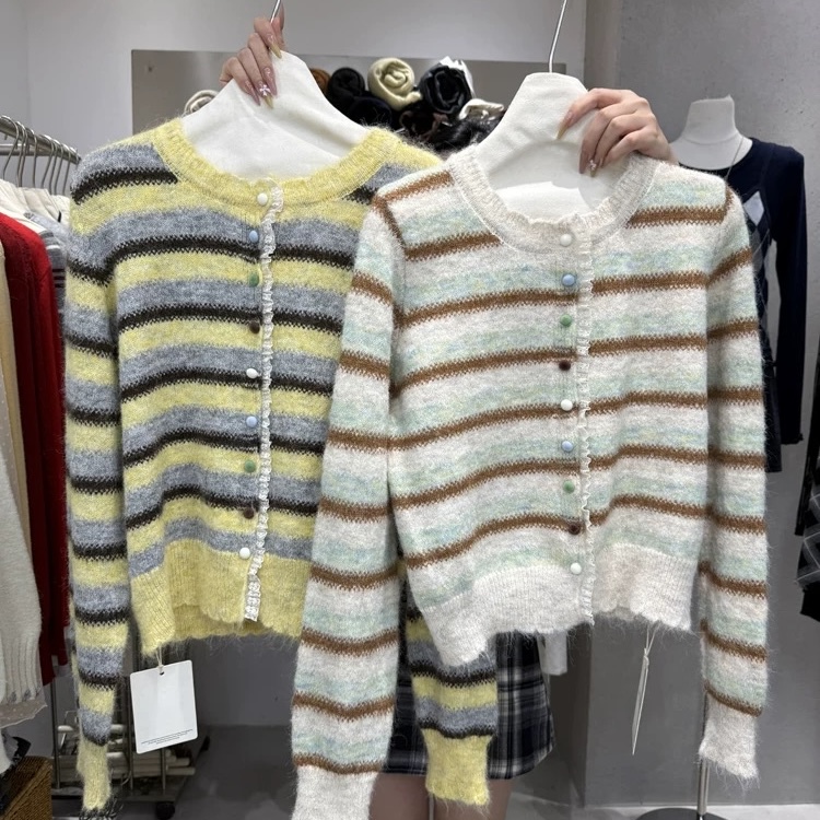 Korean-Style Niche Lace-Trimmed Striped Color-Block Cardigan Sweater, Designer Style, Lazy and Slimming, Fashionable and Age-Reducing Korean-Style Niche Lace-Trimmed Striped Color-Block Cardigan Sweater, Designer Style, Lazy and Slimming, Fashionable and Age-Reducing