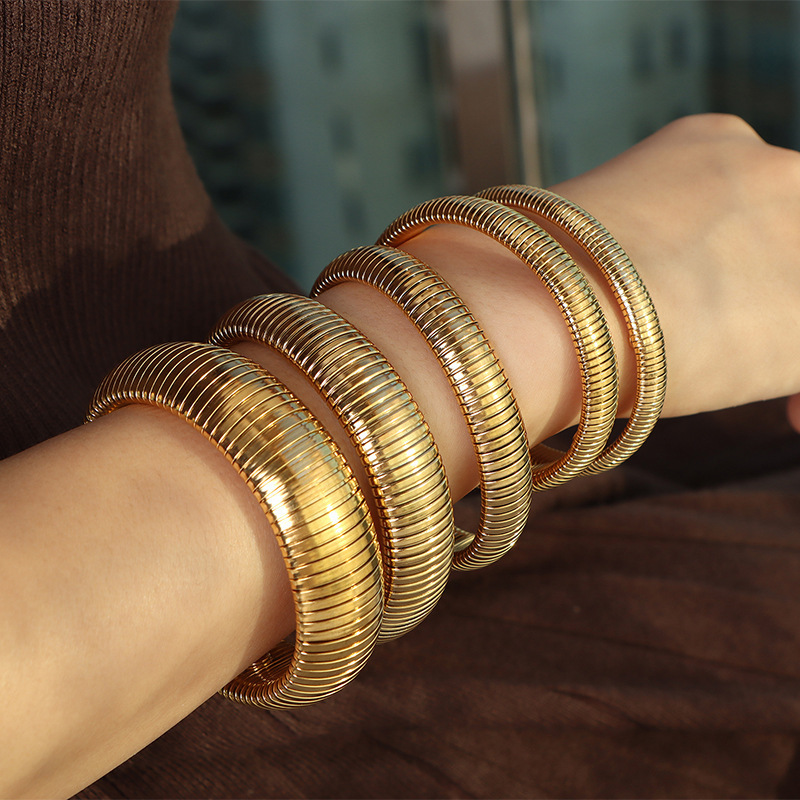 European and American Fashion Light Luxury Vintage Style Exaggerated Wide Bracelet Titanium Steel Non-Fading Bracelet Niche Elastic Snake Bone Bracelet