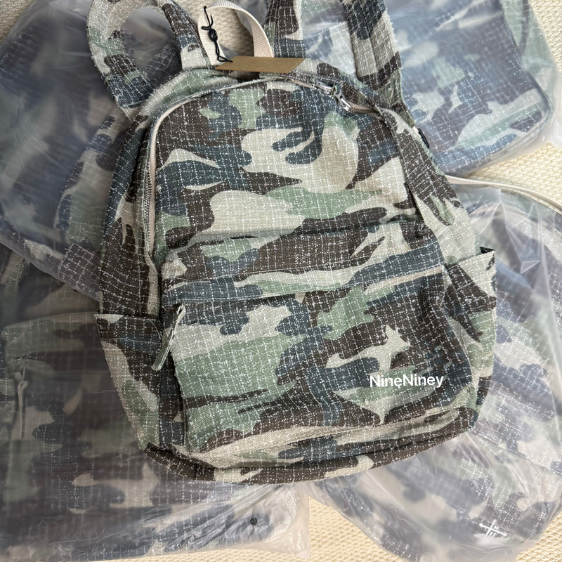 Autonomous Stu Camouflage Fw24 Classic Canvas Logo Embroidery Large Capacity Backpack Coin Card Holder Versatile for Men and Women Autonomous Stu Camouflage Fw24 Classic Canvas Logo Embroidery Large Capacity Backpack Coin Card Holder Versatile for Men and Women