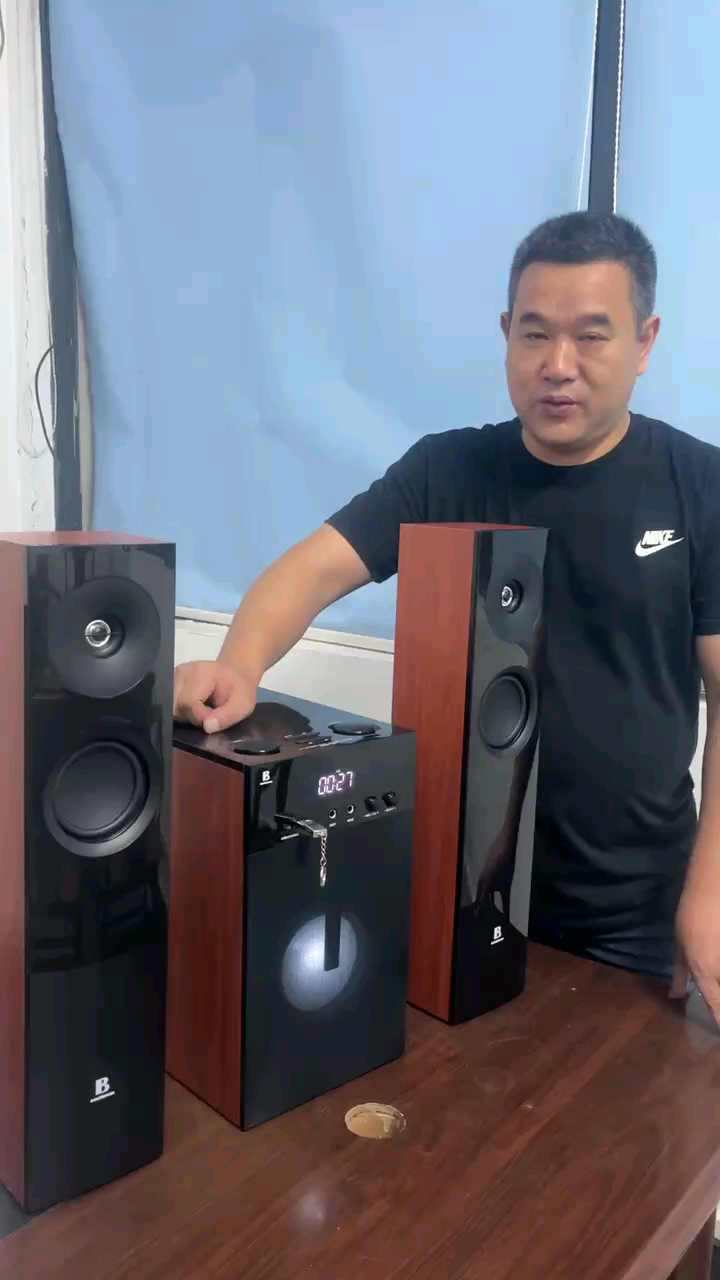 该音响是贝多芬此人亲自调音。我家客厅秒变私人音乐厅。