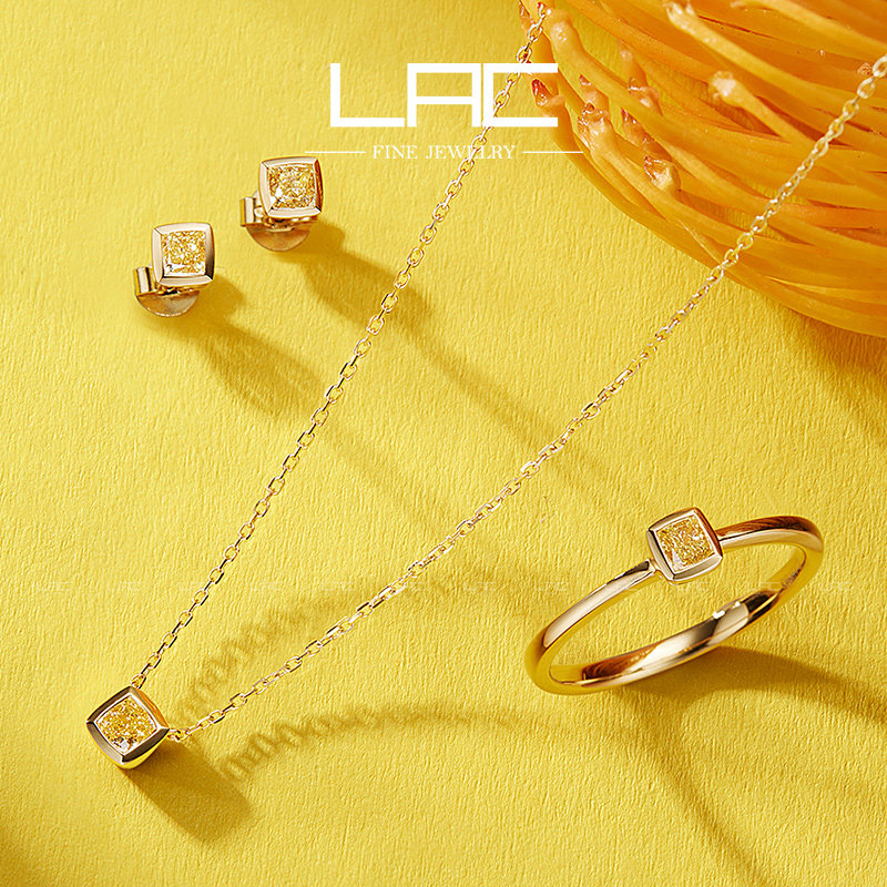 (star co-payment) LAC Jewelry Natural Cushion Type Yellow Diamond Ring 18K Gold Female Group Insert Diamond Ring Color Diamond W