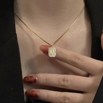 Outlet discount fashion niche titanium steel necklace exquisite letter clavicle chain feminine temperament versatile light luxury necklace