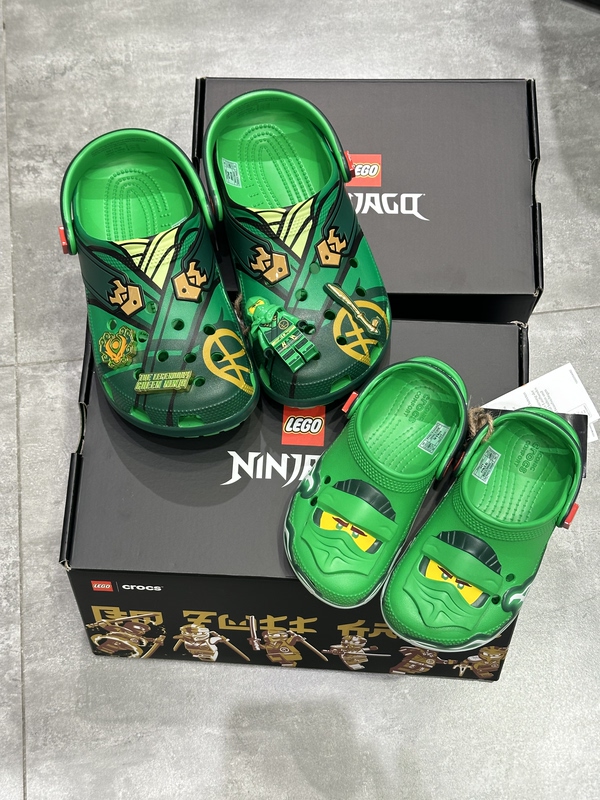 Crocs in Stock Lego Ninjago 213552 Classic Collaboration Clogs Crocs Flat Beach Shoes
