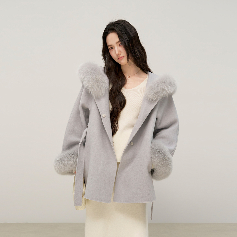 Chen Youyi Rio Opera House High-End Autumn and Winter Fox Fur Hooded Wool Double-Sided Woolen Coat for Women Chen Youyi Rio Opera House High-End Autumn and Winter Fox Fur Hooded Wool Double-Sided Woolen Coat for Women
