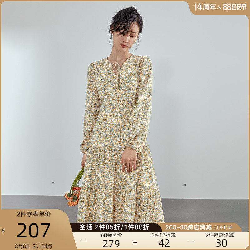 Fan Si Lane gentle snow spinning shredder dress woman 2021 new spring and autumn V collar wear dress