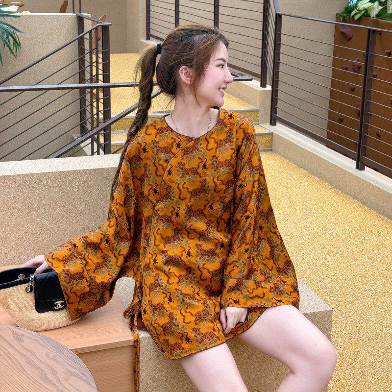 100% Mulberry Silk Women's Clothing (Tiger Town Five Poisons + Little Sugar Man) Designer Silk Blouse with Large Sleeves