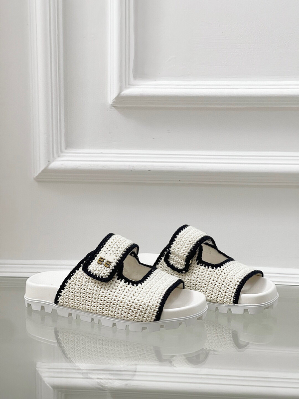Beach Vacation Style Woven Velcro Slip-On Sandals for Women, Size 26, New Summer Model, Soft-Soled Casual Half-Slippers for Outdoor Wear Beach Vacation Style Woven Velcro Slip-On Sandals for Women, Size 26, New Summer Model, Soft-Soled Casual Half-Slippers for Outdoor Wear