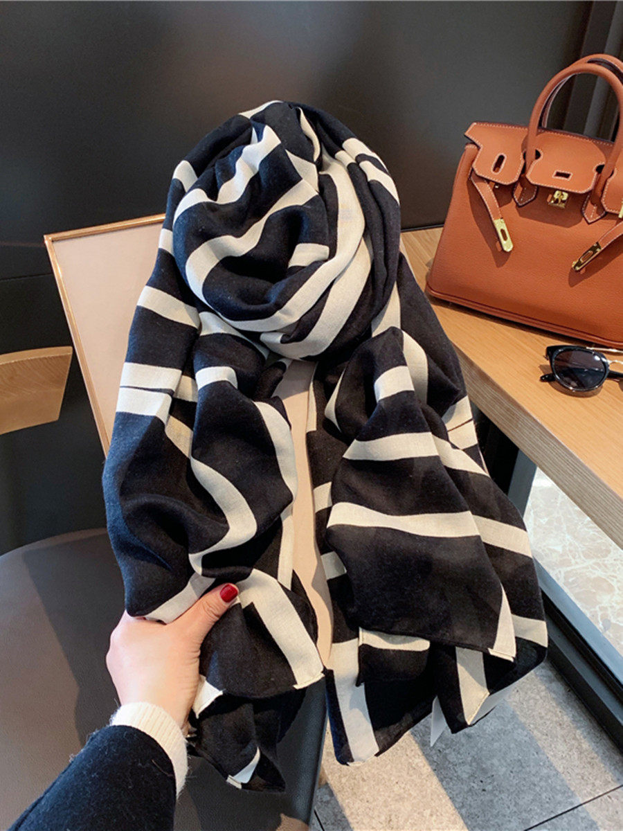 Japan Cosp Kosp temperament all-match ~ bib cotton linen shawl female all-match retro letter thin scarf