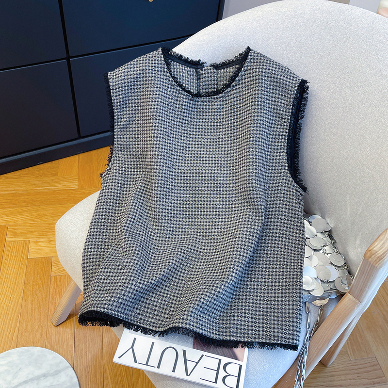 Super Stylish Houndstooth Fringe Sleeveless Vest for Women, Summer 2026, Skin-Friendly, Breathable, Cool, Versatile, Trendy Top Super Stylish Houndstooth Fringe Sleeveless Vest for Women, Summer 2026, Skin-Friendly, Breathable, Cool, Versatile, Trendy Top