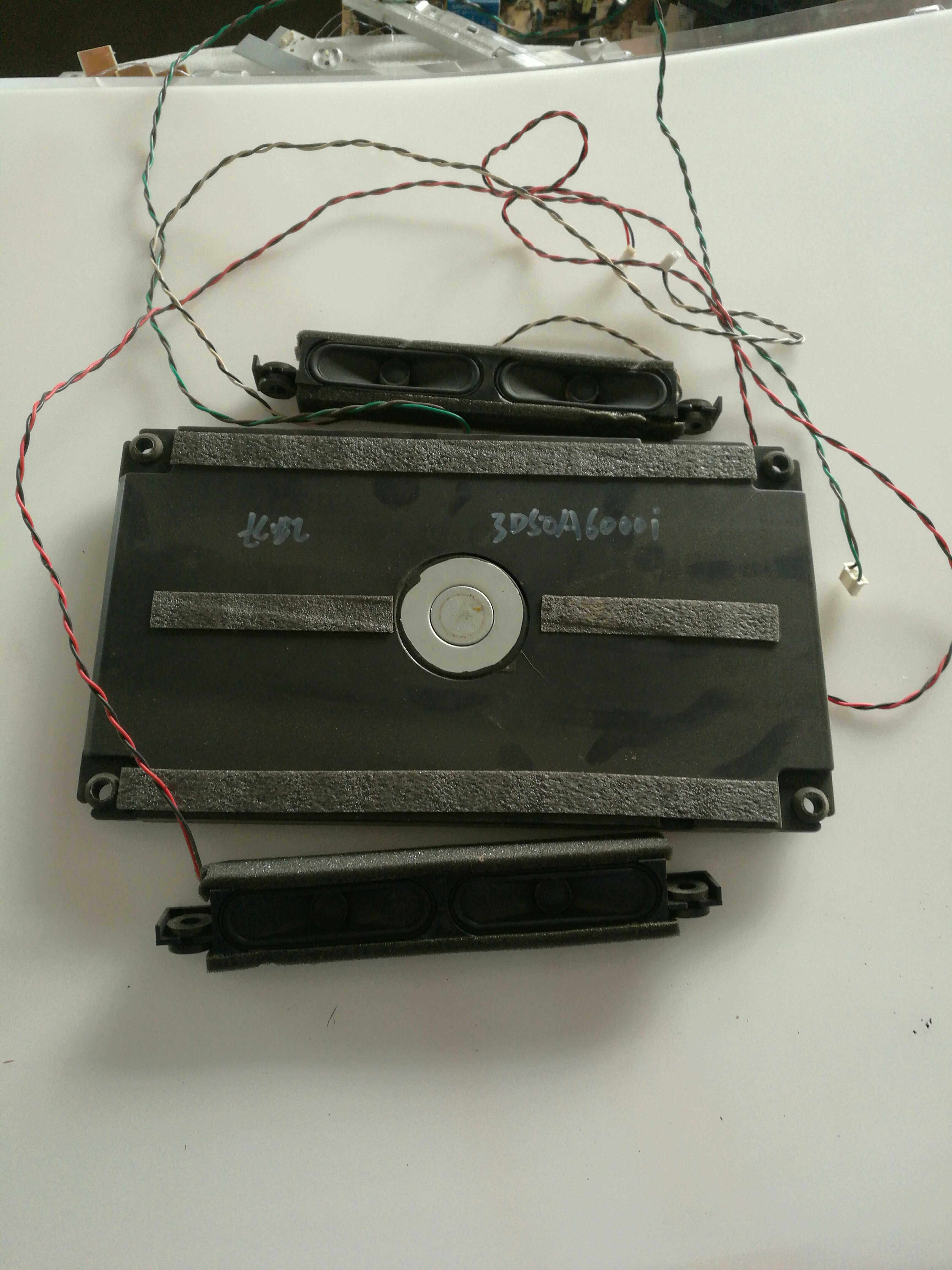 Long-iridescent LCD TV 3D50A6000i original mounted horn YX160 280-A1