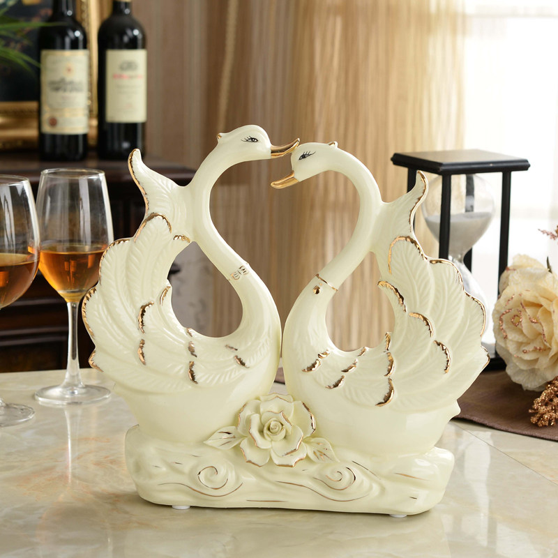 Fashion Swan Swan Swan Swim Fashion Home Decoration Gifts to set up a new wedding gift Euro-style Creative Living Room TV Wine Cabinet