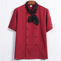 Бордовая футболка, шейный платок, короткий рукав