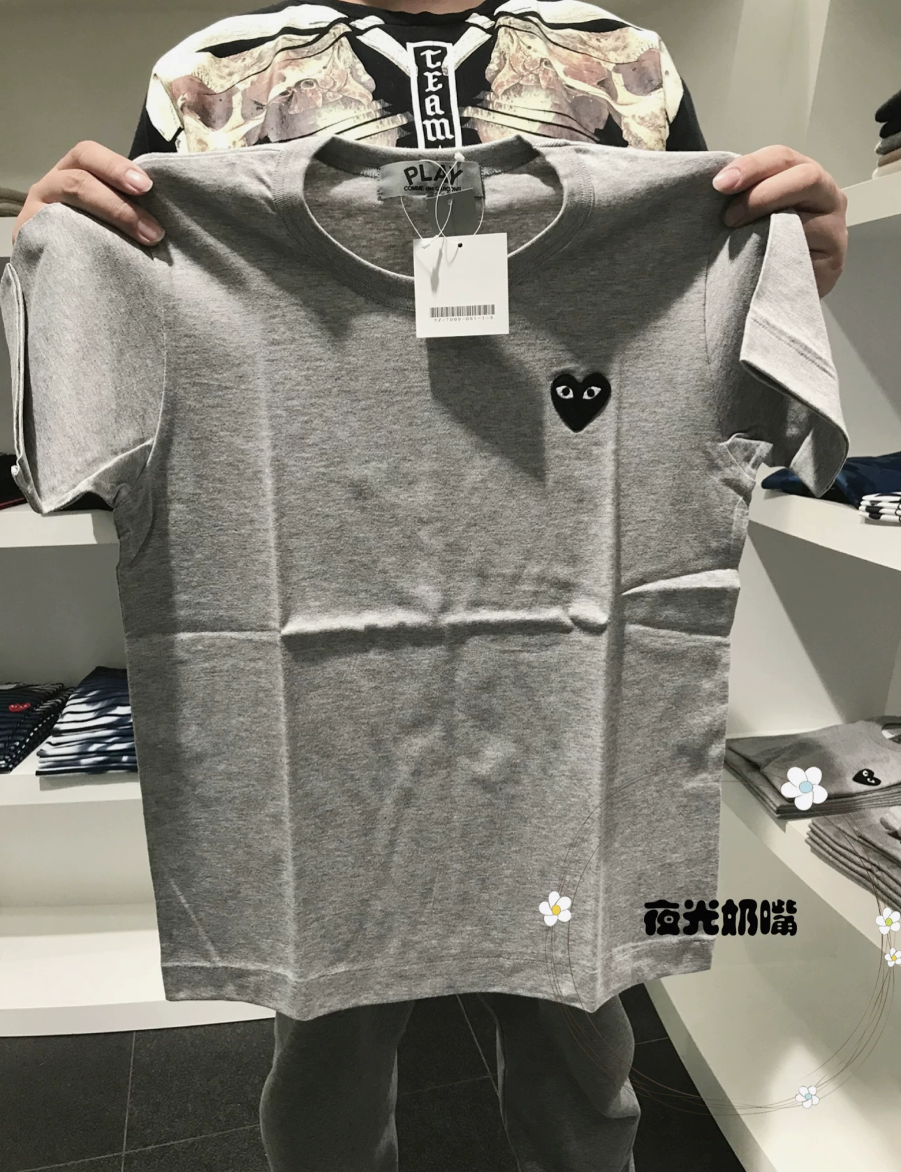 [Свет в темноте соска] подлинная японская CDG Rei Kawakubo PLAY магазин ограниченная серая футболка с коротким рукавом