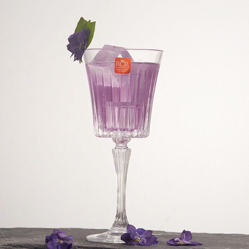 Imperial wine with RCR Classical Cocktails of Euro-style crystal Flowers Cocktails of Striped High Foot