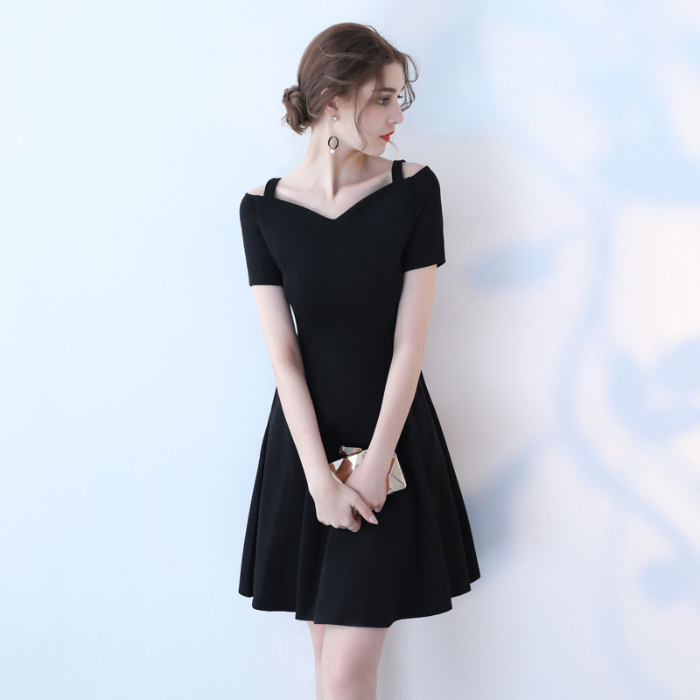 Non real women's wear Korean version show thin one line short sleeve Hepburn a small black dress suspender dress