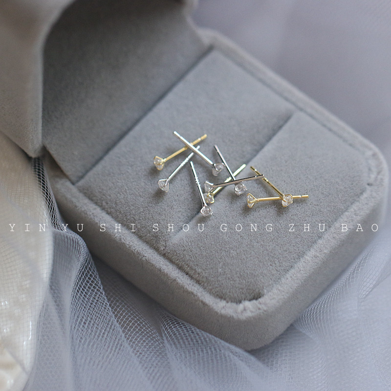 Super flash ear bone nail 925 sterling silver plated 14k gold simple 2 5mm very small four-claw mini diamond ear hole ear needle