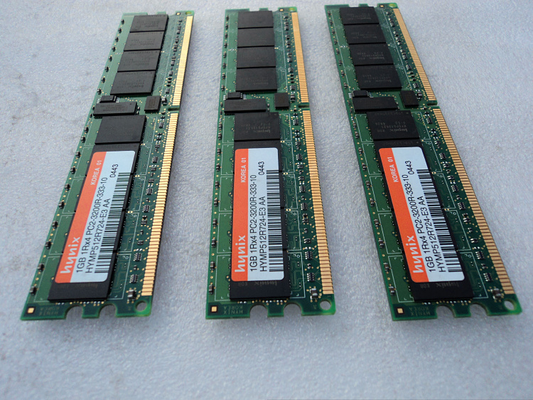 Original dress hynix Hyundai 1GB 1R* 4 PC2-3200R-333-10 server memory