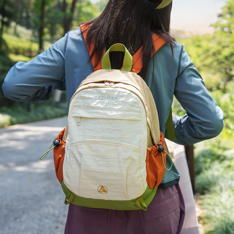 Outdoor Contrasting Color Small Backpack for Men and Women, Lightweight and Thin Travel Sports Mountaineering Bag, Student Travel and Commuting Backpack
