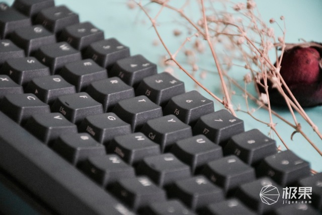 61键位樱桃轴，这键盘让码农爱不释手