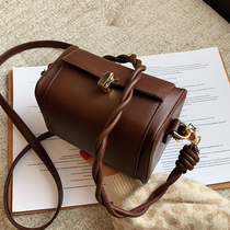 Vintage small bag women 2021 new versatile one-shoulder cross-body bag Korean version of the net red premium sense frosted saddle bag tide