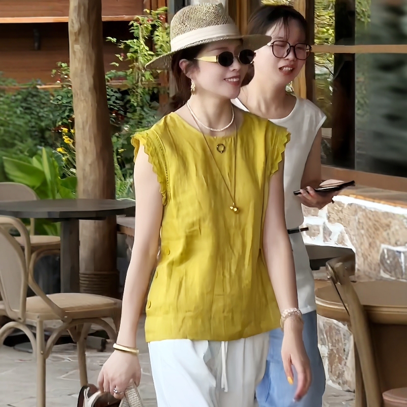 French Retro Yellow Sleeveless Vest Shirt for Women 2026 New Summer Lace Splicing Cut Out Elegant Top French Retro Yellow Sleeveless Vest Shirt for Women 2026 New Summer Lace Splicing Cut Out Elegant Top