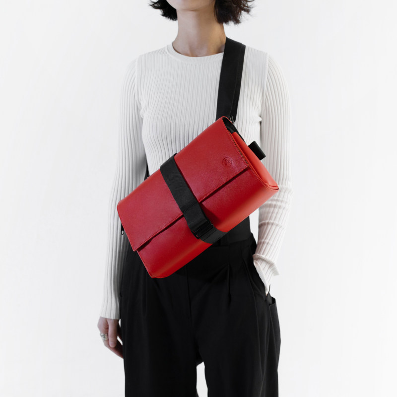 Kiwee Unguilted Bravery Bull Bag Triangle Bag Big light Men and women Postbag Single shoulder Inclined Satchel Bag Ipad Bag