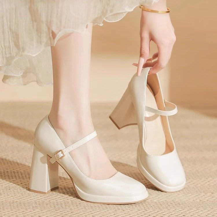 Women's platform high heels, chunky heels, 2025 new style, square toe, elegant off-white, single buckle, Mary Jane platform shoes.
